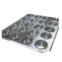 FORMA MINI CUPCAKE COM 20 CAVIDADES 6x2CM ALUMÍNIO 38X31CM