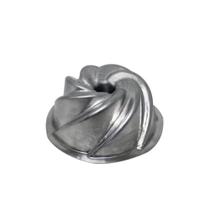 Forma Para Bolo Vulcão Em Alumínio 13X6 Cm Com Furo Forma Para Bolo Vulcão Em Alumínio 13X6 Cm Com Furo