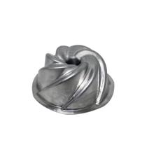 Forma Para Bolo Vulcão Em Alumínio 13X6 Cm Com Furo Forma Para Bolo Vulcão Em Alumínio 13X6 Cm Com Furo