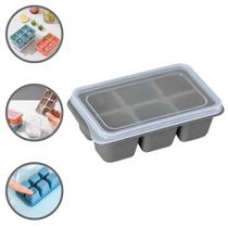 Forma para Gelo com Tampa 6 Cubos em Silicone C/Tampa Forma para Gelo com Tampa 6 Cubos em Silicone C/Tampa