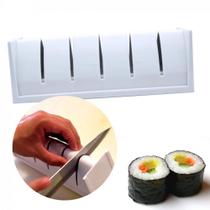 Forma para Norimaki Niguiris e Sushis Triangular Branca Nihon Shikko