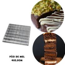 Forma para Pão de mel Quadrado 49 pçs 4x2,5 cm