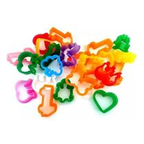 Forminha De Modelar De Plastico Com 15 Pecas Na Solapa