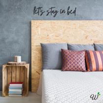 Frase de Parede 3D Let's Stay in Bed em Mdf Preto Exclusivo - Woodecora