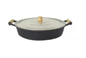 Frigideira alta de ferro fundido com tampa de aluminio. Frigideira alta de ferro fundido com tampa de aluminio.