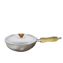 Frigideira Alumínio Polido Cabo de Madeira Ovo 14 cm com Tampa Polida Frigideira Alumínio Polido Cabo de Madeira Ovo 14 cm com Tampa Polida