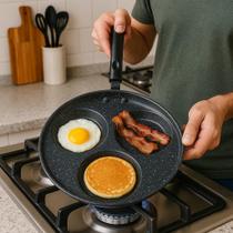 Frigideira Com 3 Divisórias Antiaderente Para Ovos 23cm Preta Frigideira Com 3 Divisórias Antiaderente Para Ovos 23cm Preta