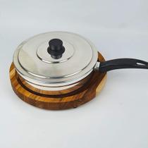 Frigideira de Alumínio Polido Nº 24 Com Tampa de Alumínio Frigideira de Alumínio Polido Nº 24 Com Tampa de Alumínio