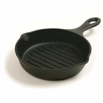 Frigideira de ferro fundido Norpro 17cm pré-temperada Frigideira de ferro fundido Norpro 17cm pré-temperada