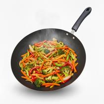 Frigideira Wok de Aço 30,5cm com Fundo Indução e Cabo Ergonômico Panela de 3,5L com Revestimento Antiaderente Frigideira Wok de Aço 30,5cm com Fundo Indução e Cabo Ergonômico Panela de 3,5L com Revestimento Antiaderente