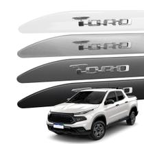 Friso Lateral para Toro 2016 a 2026 Proteção 4 Portas Escrita Cromada Alto Relevo