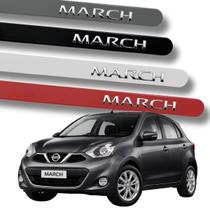 Friso Lateral Protetor Borrachão Nissan Nome Cromado March Cor:Branco Aspen Friso Lateral Protetor Borrachão Nissan Nome Cromado March Cor:Branco Aspen