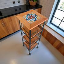 Fruteira de Madeira Rústica 3 Andares com Ladrilho Hidraúlico e Rodinhas Fruteira de Madeira Rústica 3 Andares com Ladrilho Hidraúlico e Rodinhas