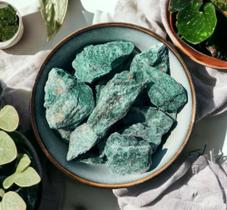 Fuchsita ou Mica Verde G / Pedra Natural Bruta /Crescimento Espiritual e Autoaceitação
