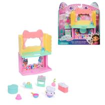 Gabby Dollhouse Playset Cozinha Cakey Cat Com Boneco E Acessórios
