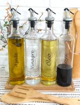 Galheteiro 525ml, Azeite, Vinagre, Óleo, Shoyu, Pimenta com bico dosador plástico
