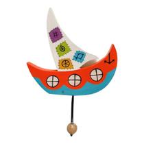 Gancho em ferro e madeira barquinho colorido mod f