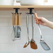 Ganchos de cozinha ShbaiZoy, 2 peças embaixo do armário, ganchos de cozinha com rotação de 360 para utensílios, utensílios de cozinha adesivos sem pregos, ganchos suspensos para utensílios de cozinha/ferramentas/toalha/faca (pretos) Ganchos de cozinha ShbaiZoy, 2 peças embaixo do armário, ganchos de cozinha com rotação de 360 para utensílios, utensílios de cozinha adesivos sem pregos, ganchos suspensos para utensílios de cozinha/ferramentas/toalha/faca (pretos)