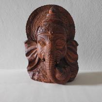 Ganesha de resina, cor ferrugem, 27cm de altura e de ótimo acabamento e uma bela peça!