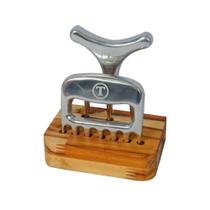 Garfo de Churrasco Tipo Tridente com Garra de Urso Tecnofusi e Suporte Duplo Garfo de Churrasco Tipo Tridente com Garra de Urso Tecnofusi e Suporte Duplo