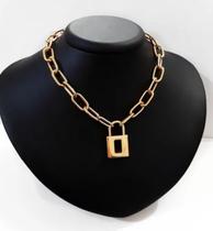 Gargantilha Choker Corrente elos Grossa com Pingente Cadeado Folheado Ouro 18k Antialérgico Dourado Tendência