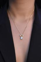 Gargantilha com pingente de menina