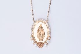 Gargantilha ouro N S Graças com pérolas