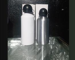 Garrafa alumínio squeeze branco e preto