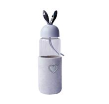 Garrafa de vidro rabbit bottle com capa de veludo com tampa e alça 350ml