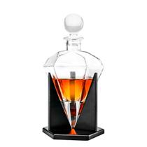 Garrafa para Whisky Old Blend em Cristal c/Base Madeira 790ml Garrafa para Whisky Old Blend em Cristal c/Base Madeira 790ml