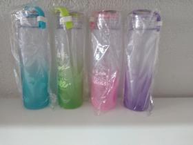 Garrafa plastica varias cores: verde, rosa, azul, lilas