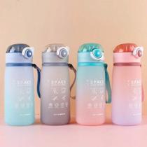 Garrafa Squeeze Infantil com Alça e Trava 630ml Portátil Garrafa Squeeze Infantil com Alça e Trava 630ml Portátil