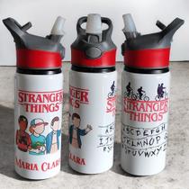 Garrafa Squeeze Volta ás aulas Stranger Things com Bico Automático Com Nome Garrafa Squeeze Volta ás aulas Stranger Things com Bico Automático Com Nome