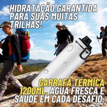 Garrafa Térmica Aço Inox 1.2L Parede Dupla comAlça Flexível e Bico com Tampa Rosqueável - LLAM Store Garrafa Térmica Aço Inox 1.2L Parede Dupla comAlça Flexível e Bico com Tampa Rosqueável - LLAM Store