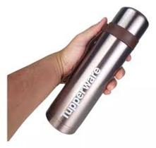 Garrafa térmica da tuperware - 500ml a tampa vira copo