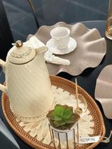 Garrafa Termica de Porcelana Renda Creme 28cm 900ml - Wolff Garrafa Termica de Porcelana Renda Creme 28cm 900ml - Wolff