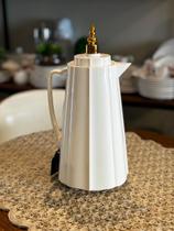 Garrafa Termica Malala Branca - Dourada 1L Linha Premium Garrafa Termica Malala Branca - Dourada 1L Linha Premium