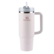Garrafa Térmica Quencher 2.0 Rose Quartz 887ml Stanley Rosa Claro Garrafa Térmica Quencher 2.0 Rose Quartz 887ml Stanley Rosa Claro