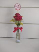 Garrafinha com 1 rosa para presentear