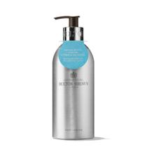 Gel de Banho Molton Brown Coastal Cypress e Funcho do Mar 400ml Gel de Banho Molton Brown Coastal Cypress e Funcho do Mar 400ml