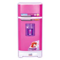 Geladeira Mágica Super Meg Rosa Com Som E Luz - Magic Toys Geladeira Mágica Super Meg Rosa Com Som E Luz - Magic Toys