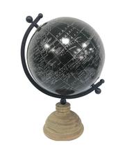 Globo decorativo em madeira e plastico preto impresso