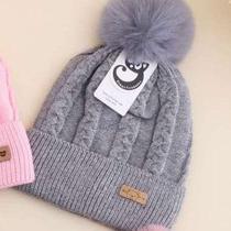 Gorro/ Touca Infantil Com 1 Pompom Lisa Forrada Por Dentro Para o Inverno Menino e Menina Moda Novo 2024 Toca de Frio Gorro/ Touca Infantil Com 1 Pompom Lisa Forrada Por Dentro Para o Inverno Menino e Menina Moda Novo 2024 Toca de Frio