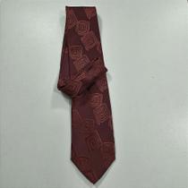 Gravata Bordô Clássica 1338 em Poliéster Masculina - Elegância e Durabilidade Gravata Bordô Clássica 1338 em Poliéster Masculina - Elegância e Durabilidade