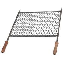 Grelha para Churrasqueira 64x48cm Moeda Aço Inox 430 com Cabos de Madeira Grande Utimil Grelha para Churrasqueira 64x48cm Moeda Aço Inox 430 com Cabos de Madeira Grande Utimil