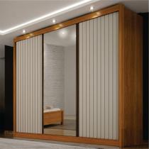 Guarda-Roupa para Casal com Espelho San Marino 100% MDF Marrom/Cinamomo/Off White Guarda-Roupa para Casal com Espelho San Marino 100% MDF Marrom/Cinamomo/Off White