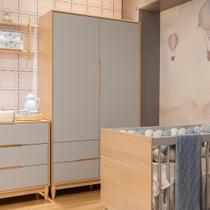 Guarda Roupa Tomi Quater MDF Ideal para Quarto de Bebê, 2 Portas 4 Gavetas Cinza com Carvalho Malva