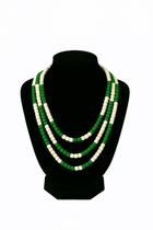 Guia Missangão Branca com Verde Opaca Equilíbrio Saúde Proteção Espiritual Guia Missangão Branca com Verde Opaca Equilíbrio Saúde Proteção Espiritual