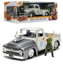 Guile e 1956 Ford F-100 - Street Fighter - 1/24 - Jada