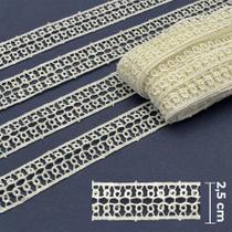 Guipir Entremeio 2,50 cm Creme Ref. 432792 13,7 Metros - Círculo Guipir Entremeio 2,50 cm Creme Ref. 432792 13,7 Metros - Círculo